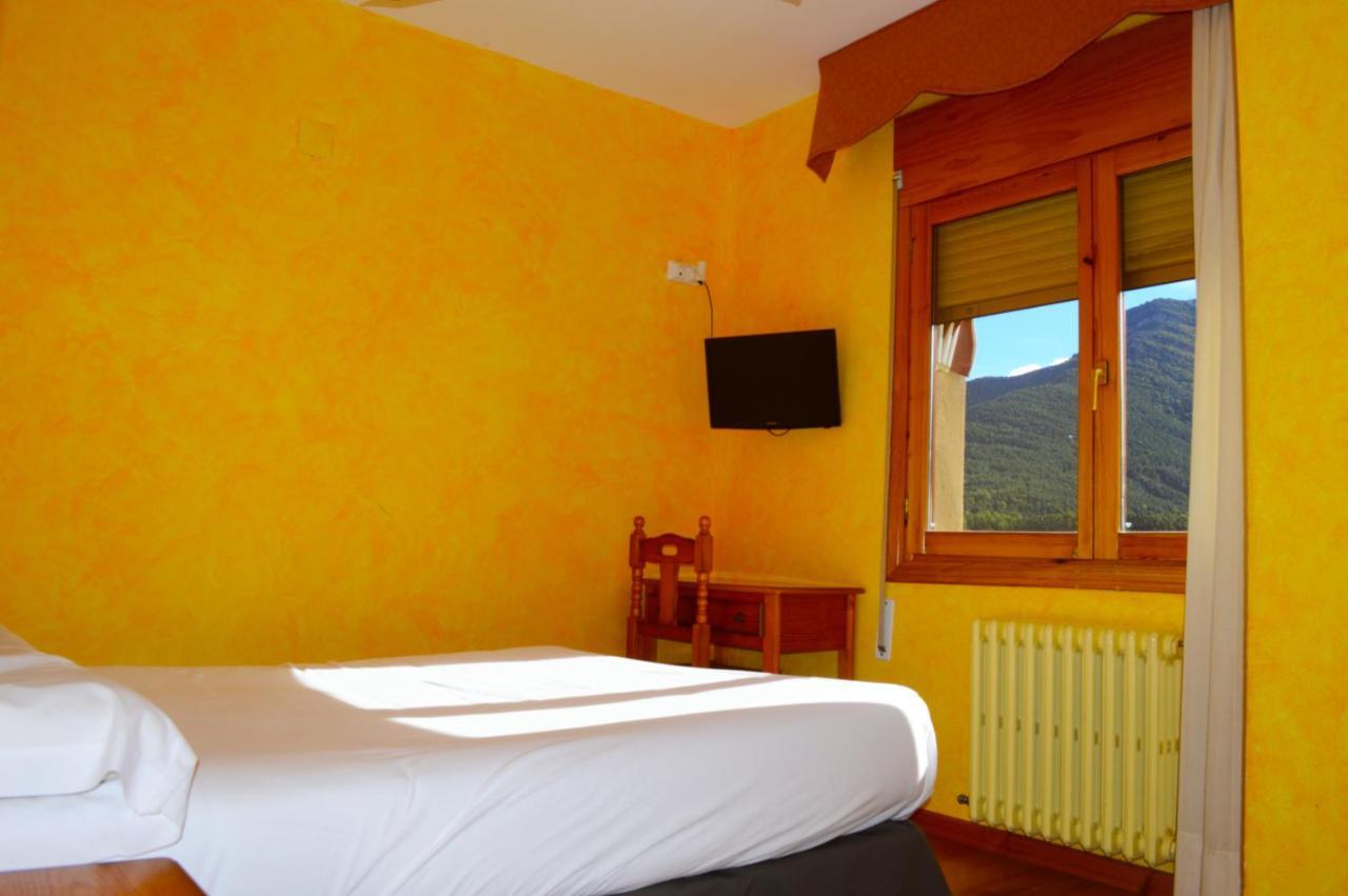 Hostal Rio Ara Bellosta By Vivere Stays Fiscal Extérieur photo