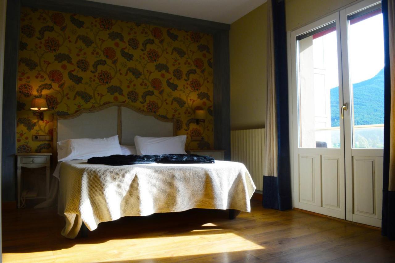 Hostal Rio Ara Bellosta By Vivere Stays Fiscal Extérieur photo