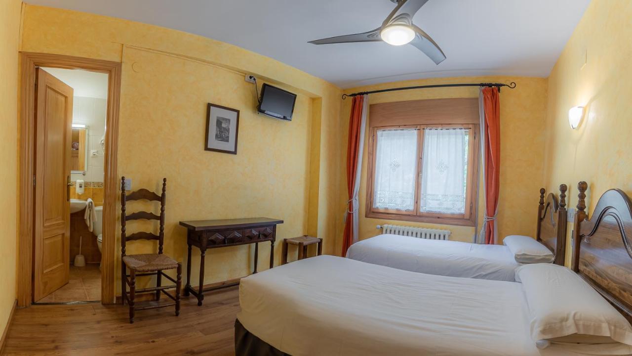 Hostal Rio Ara Bellosta By Vivere Stays Fiscal Extérieur photo