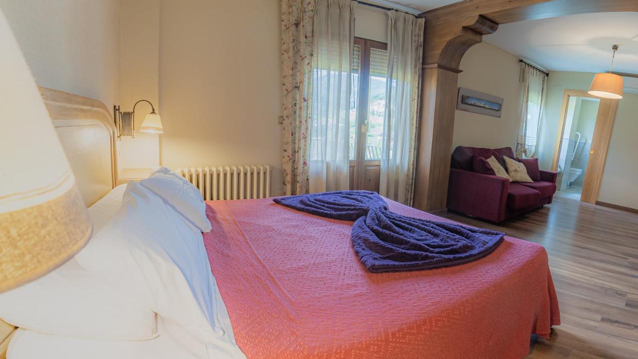 Hostal Rio Ara Bellosta By Vivere Stays Fiscal Extérieur photo