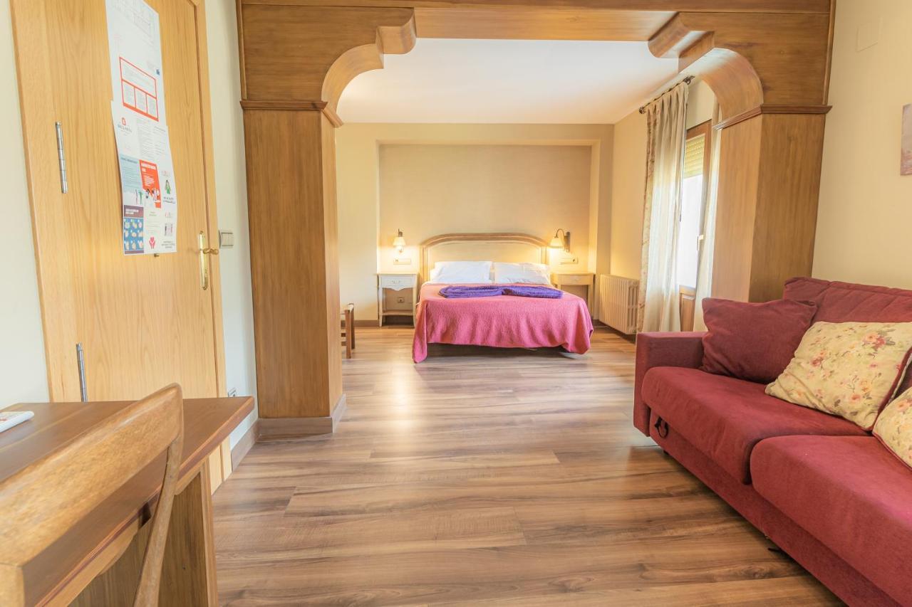 Hostal Rio Ara Bellosta By Vivere Stays Fiscal Extérieur photo