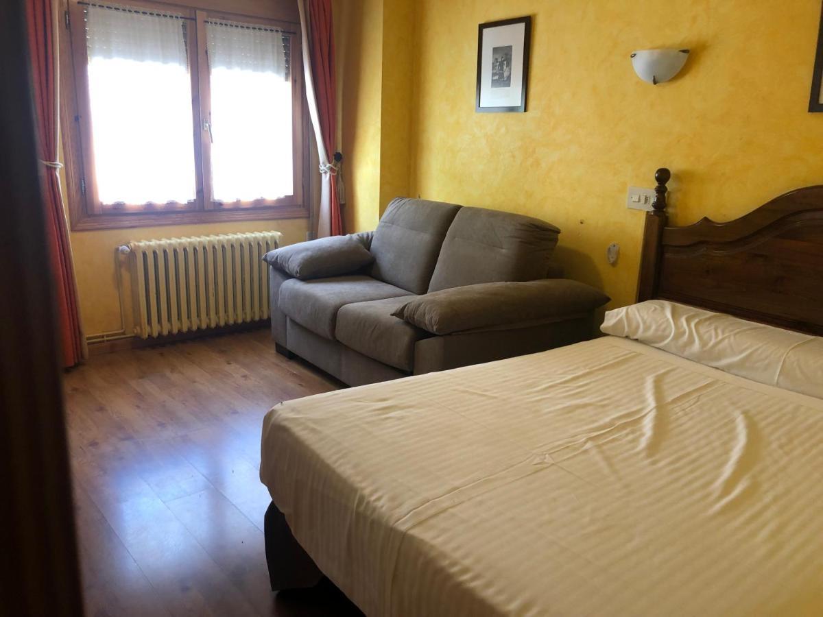 Hostal Rio Ara Bellosta By Vivere Stays Fiscal Extérieur photo