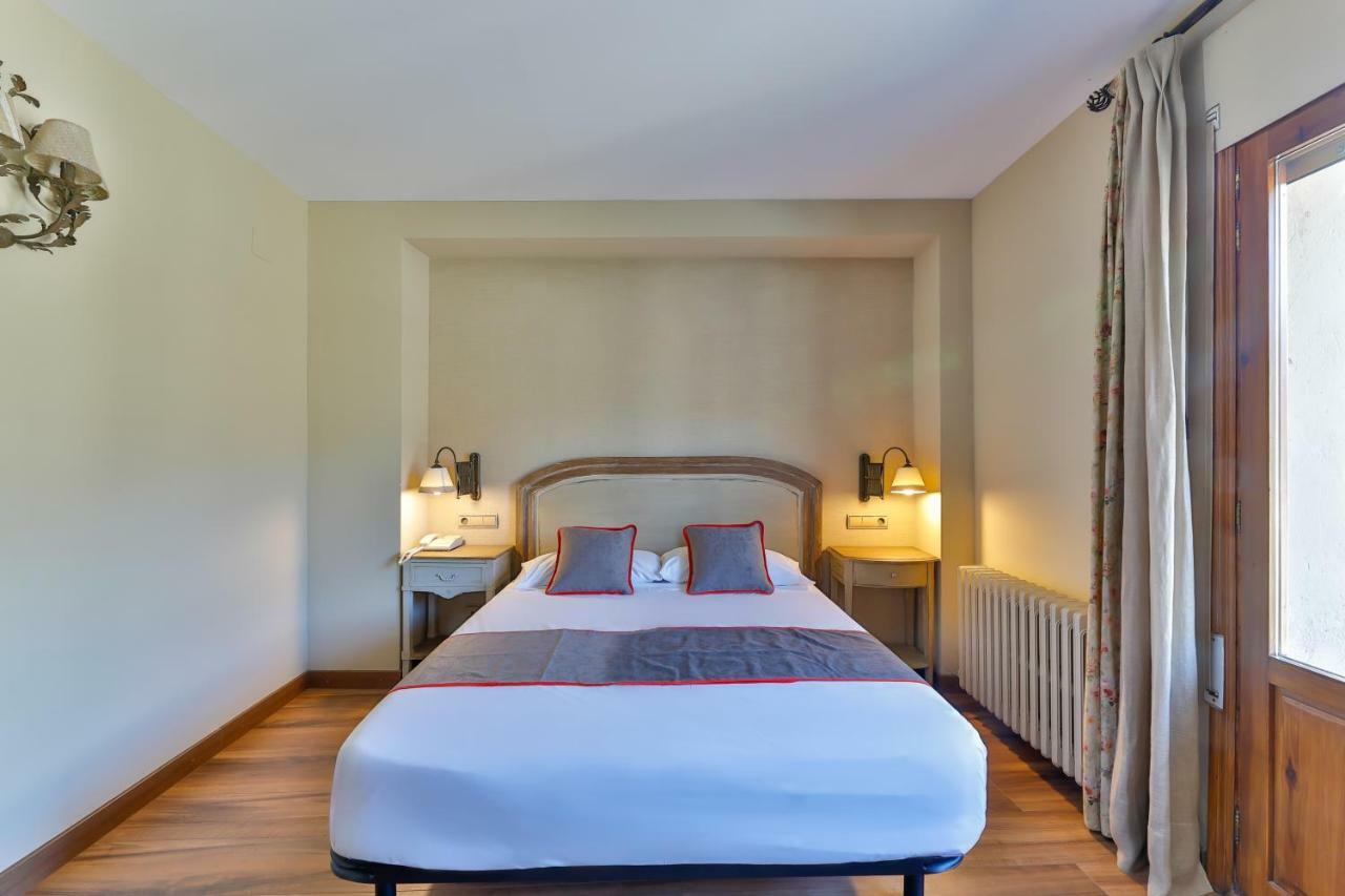 Hostal Rio Ara Bellosta By Vivere Stays Fiscal Extérieur photo