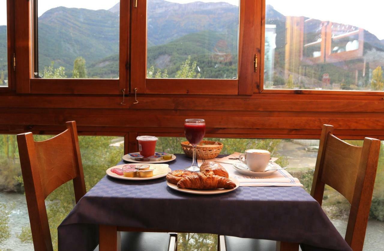 Hostal Rio Ara Bellosta By Vivere Stays Fiscal Extérieur photo